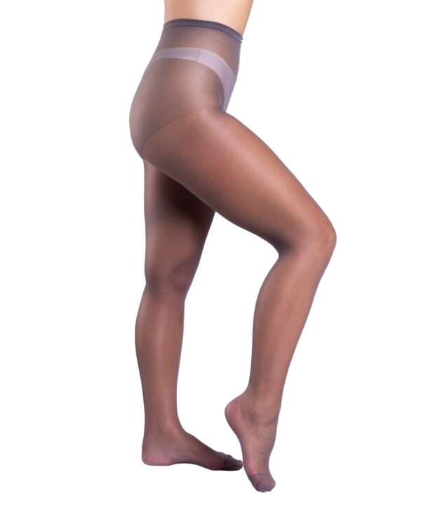 Panty escolar gris 40 denier Ingesa, elasticada y semi transparente, vista lateral sobre fondo blanco